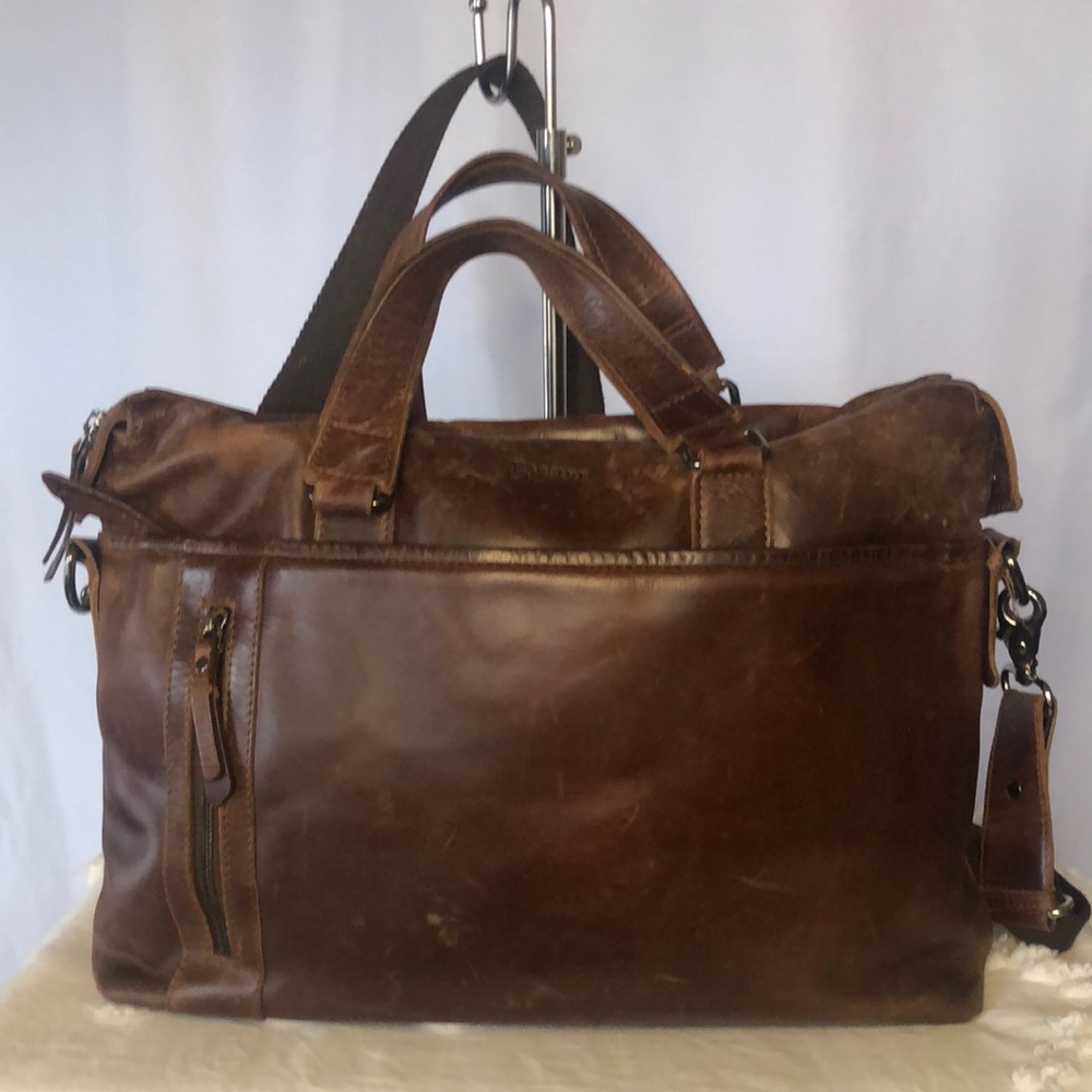 BACCINI Leandro cognac brown distressed genuine leather laptop bag. Detach strap
